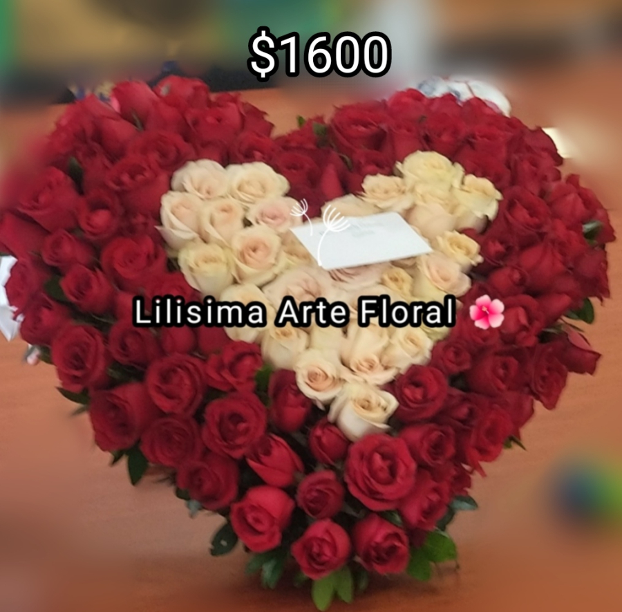 CORAZON RELLENO DE ROSAS. 